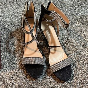 Delicacy Elegant Black Heels with Silver Details